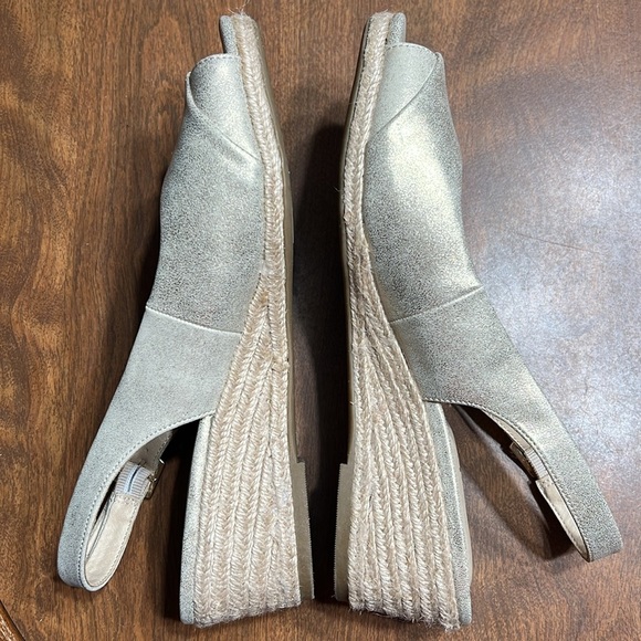 Life Stride Women's Socialite slingback wedge sandal Platino Gold - Picture 9 of 9